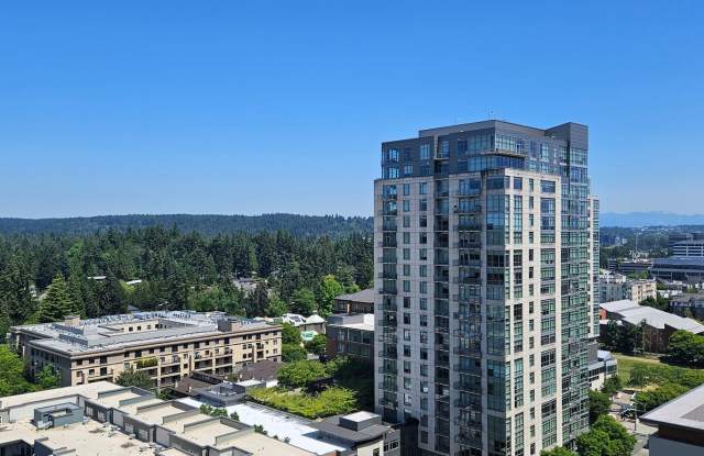 Gorgeous 1 Bed 1.5 Bath Condo in Washington Square for Rent