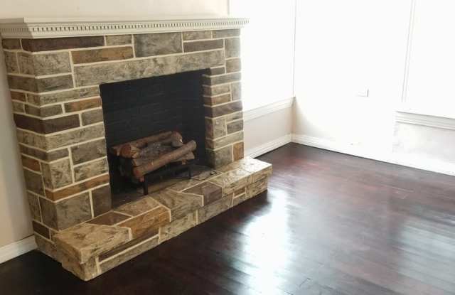 3/2 Near Downtown Cleburne!