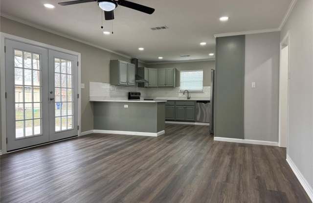 2500 Rolling Hills Drive