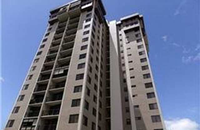 The Park @ Pearlridge 2 bedroom 2 bath condo P/f