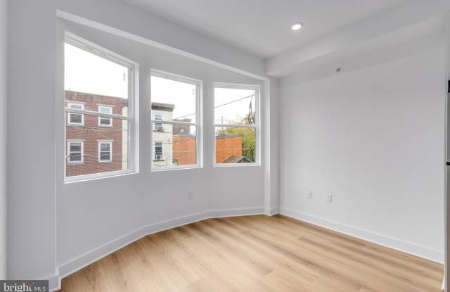 511 W YORK Street unit: 2