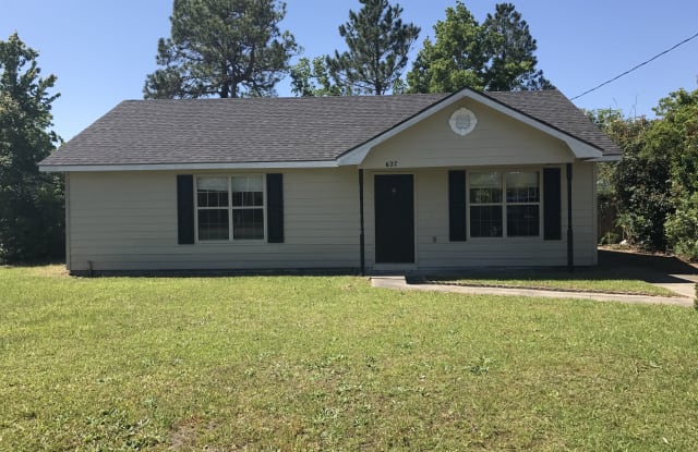 627 Honey Ridge Ln - 627 Honey Ridge Road, Hinesville, GA 31313