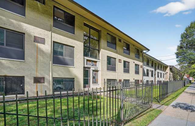 2025 Move-In Special – $200 Off First Month’s Rent!! Modern 2-Bedroom Apartment with In-Unit Laundry Near Naylor Road Metro!!