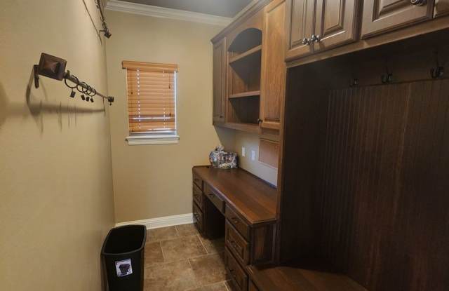 Photo of 4 Bedroom 2 Bath (Gardens Of Southgate)