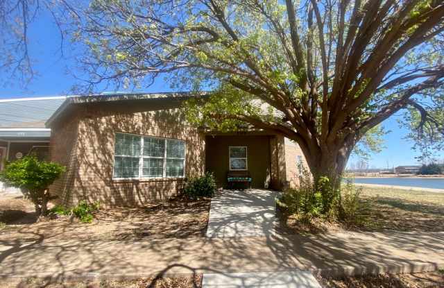 2 Bed 2 Bath Town Home Available