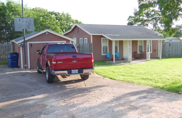 118 Robinson Rd. - 118 Robinson Road, Oyster Creek, TX 77541