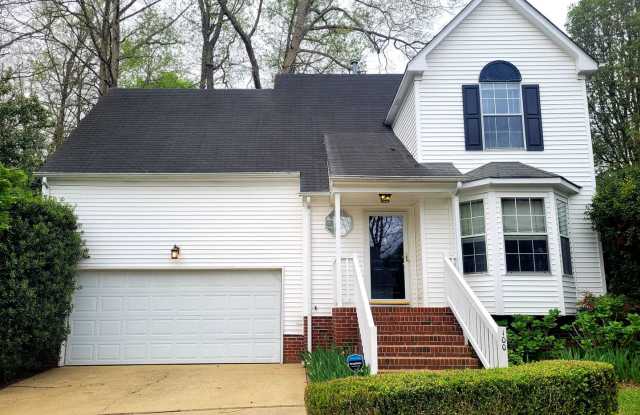 Single Family Home in Williamsburg Bluffs - 100 Lamplighter Place, York County, VA 23185