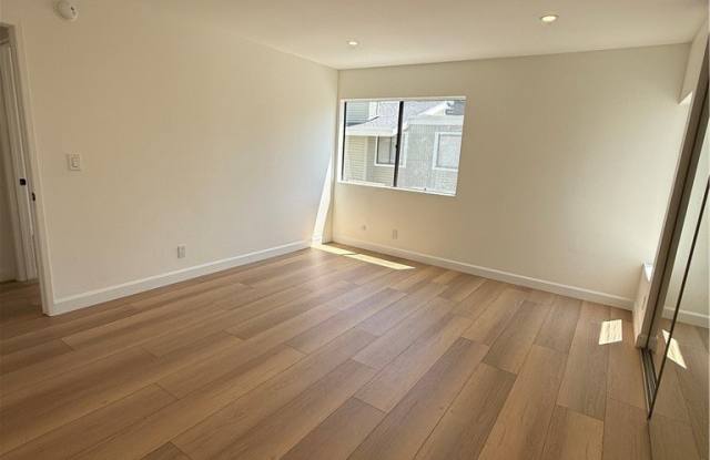 22137 Burbank Boulevard