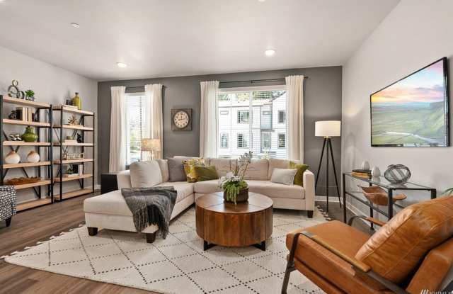 Beautiful recently built 3 bedroom 2.5 bathroom townhome in Lake Stevens!!