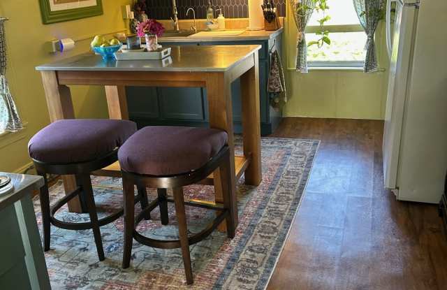 Photo of 604 Clinton Ave