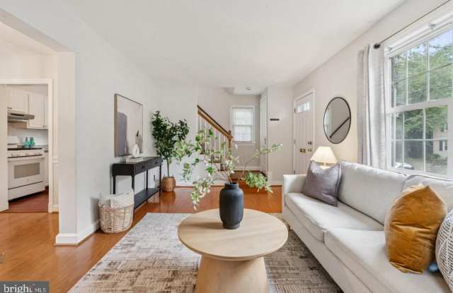 Photo of 1119 S EDISON Street