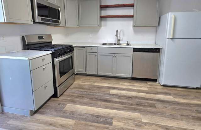 SINGLE LEVEL UPDATED 2 BED 1 BATH HOUSE