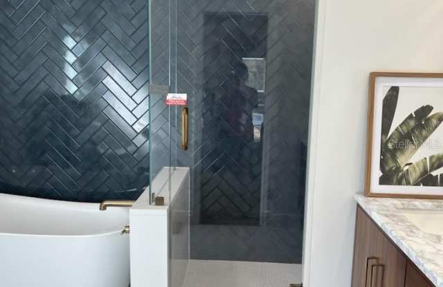 22481 SOUTHSHORE DRIVE