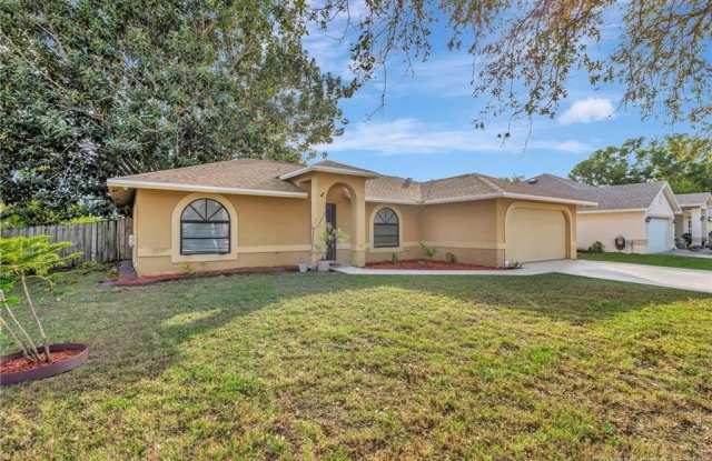 252 NW Lincoln Avenue