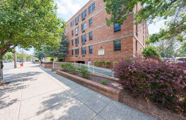 Photo of Peninsula Court Apartments