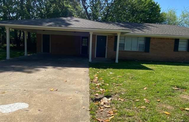 Photo of 451 S Thomas Street Tupelo, MS 38801