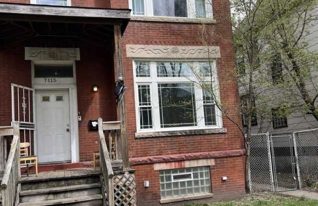 Photo of 7115 S Emerald Avenue