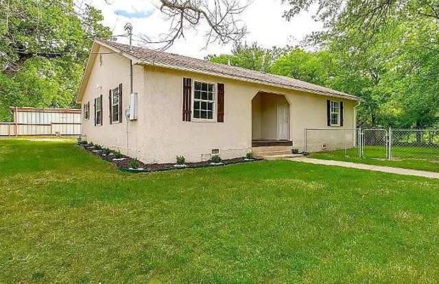 Photo of CHARMING 3/2 - Great Flooring - Historic Neighborhood