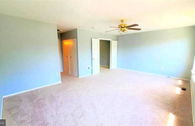 3722 MONMOUTH Place unit: 13-133