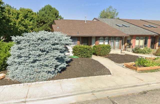 551 Weaver Avenue