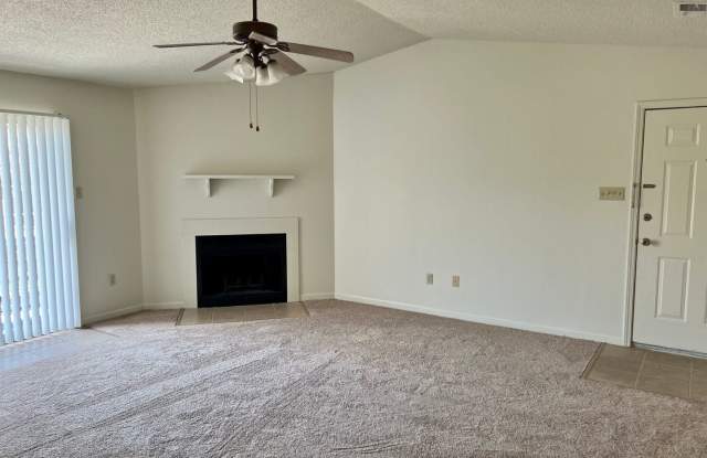 Spacious 2 BR with great location near LSU and downtown Baton Rouge