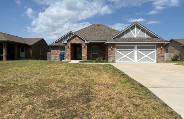 709 Woodland Dr. - 709 Woodland Drive, Midwest City, OK 73130