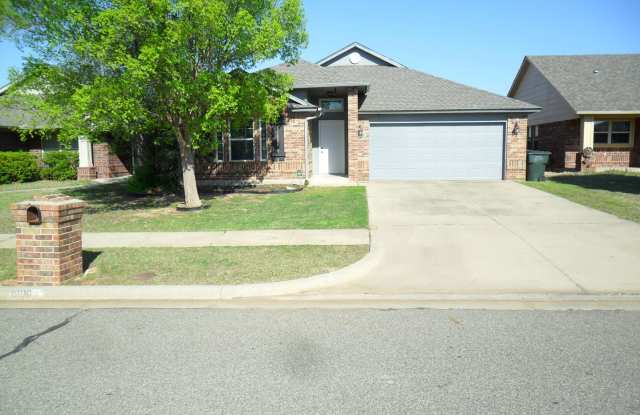 Wonderful 3 bedroom 2 bath 2 car garage close to OU and Weather Center. Available Now! photos photos