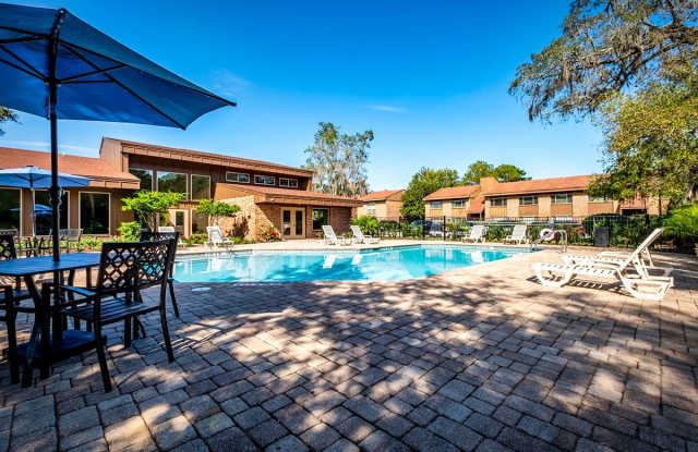 Woodlake Park Apartments