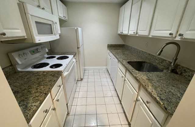 3-bed Brownstone on Comm Ave in Packard's Corner