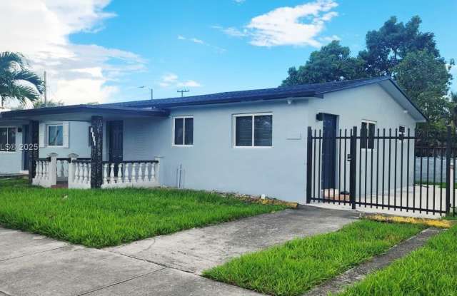 Photo of 2240 NW 18th St