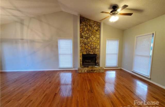 3234 Sunnymede Lane