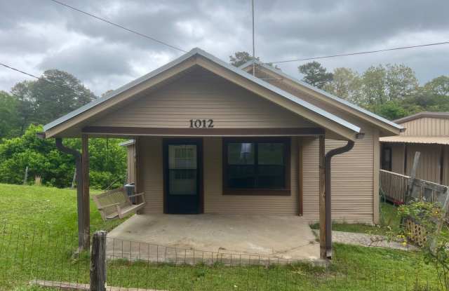 2 Bed 1 Bath Cottage