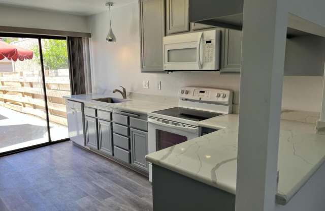 Photo of 47974 Oasis Court