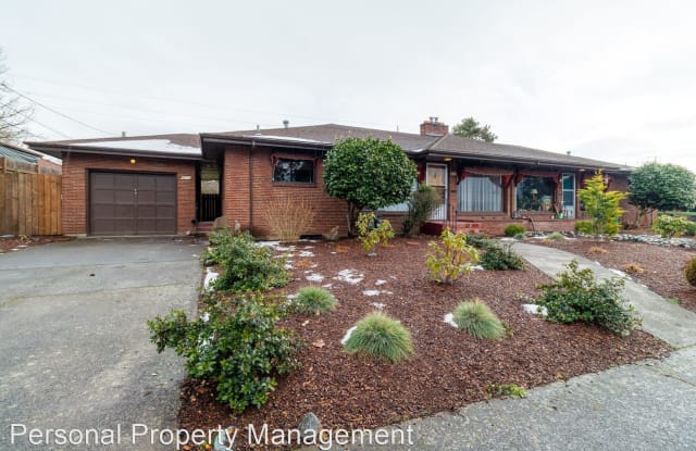 4215 NW Lavina St - 4215 Northwest Lavina Street, Vancouver, WA 98660