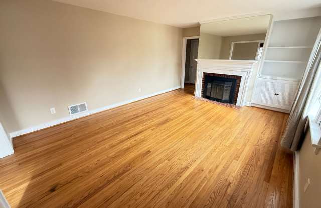 Great Opportunity in Lakeside area