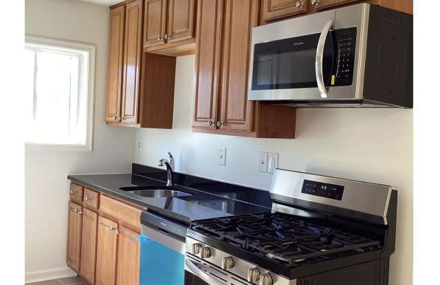 5007-5007 D Street SE unit: 302