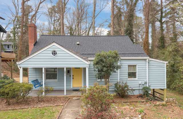 Charming 1 Bed, 1 Bath Duplex with Office/Flex Space near Five Points, Downtown Raleigh