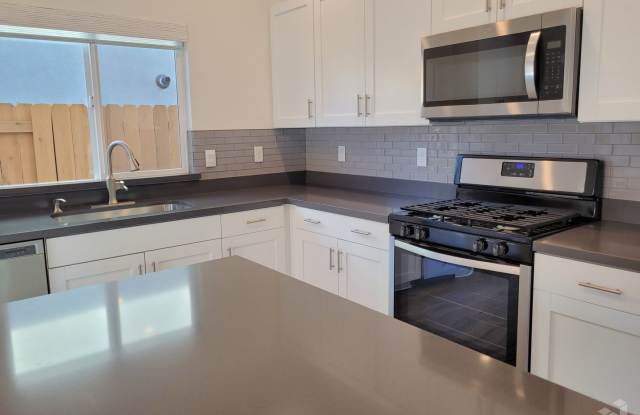 MOVE IN SPECIALL!!! $500 OFF FIRST MONTH'S RENT!