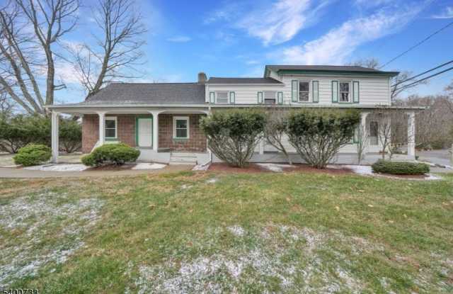 Photo of 156 Graham Ave