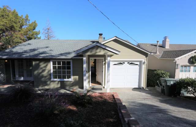 Photo of Charming 3-Bedroom Home with Bonus Room in San Carlos