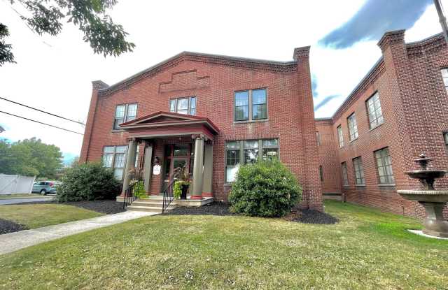 Photo of 302 YORK Street unit: Apt 2