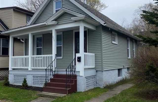 355 Caroline Street