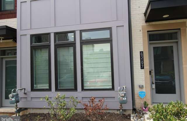 Photo of 43197 MONGOLD Square