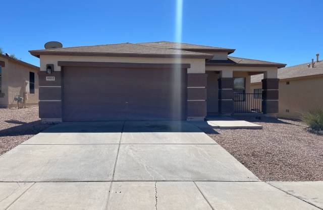 Rita Ranch Charmer 3Bdm 2Ba home, available for immediate move in!