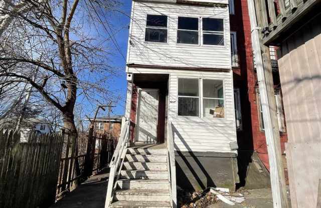 52 N BRIDGE ST