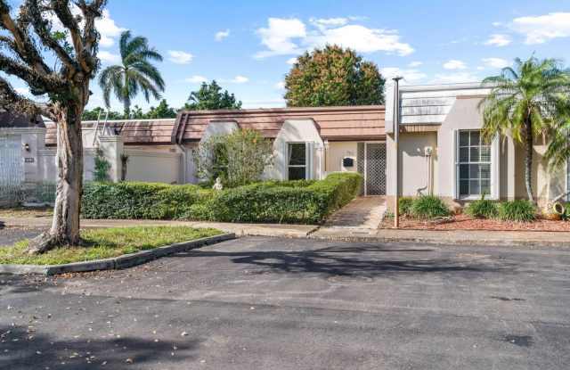 7417 Twin Sabal Drive