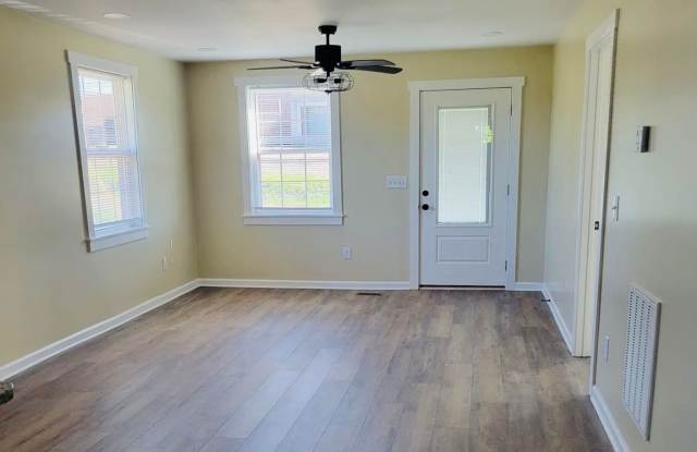 Newly Remodeled 3/1 Move In Ready Now!