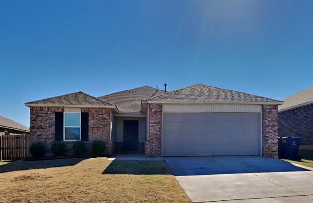 Very Nice 3 Bedroom House in Yukon Schools