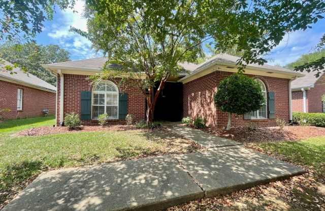 Photo of 3/2 Available for Rent in Ridgeland! 11 Min from Hospitals, Great School District!