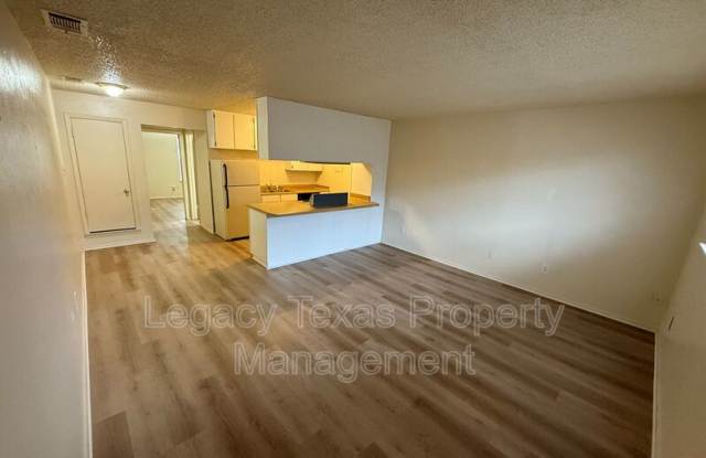 1700 Short ST - 1700 Short ST Unit B